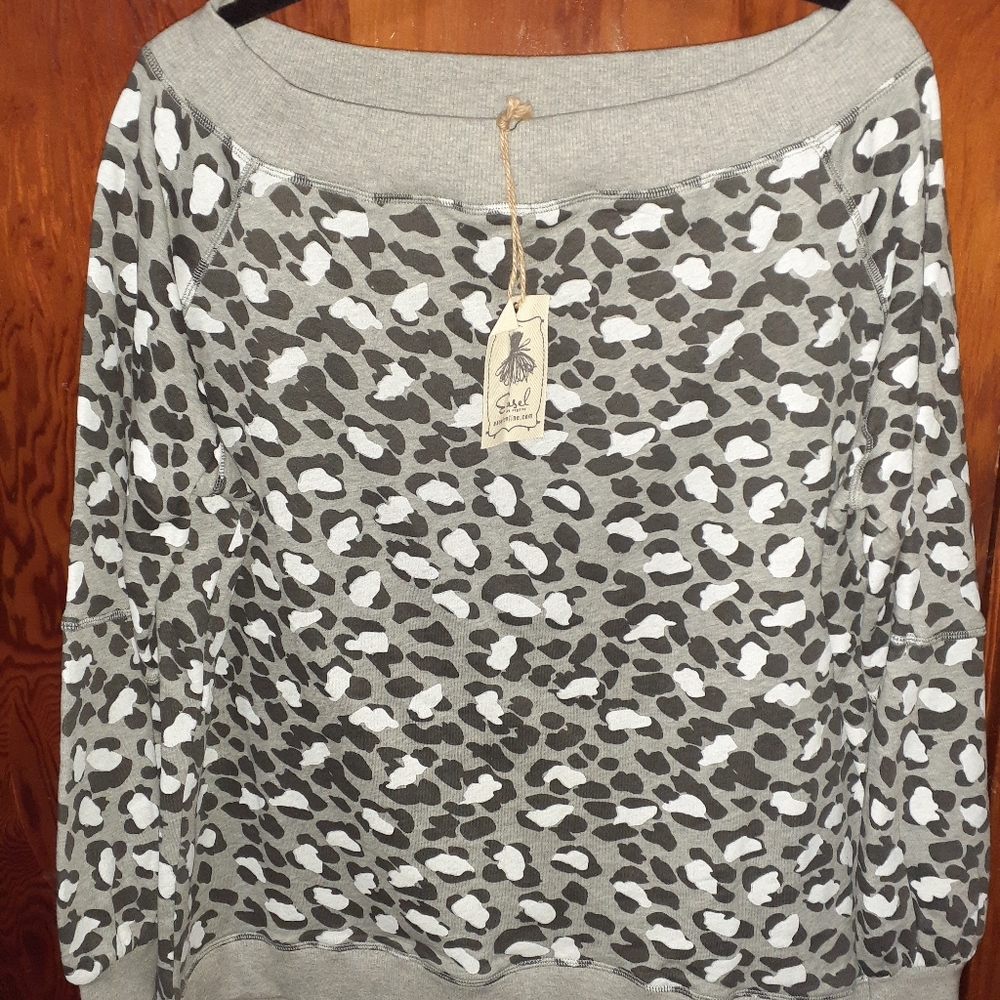 EASEL SWEATSHIRT